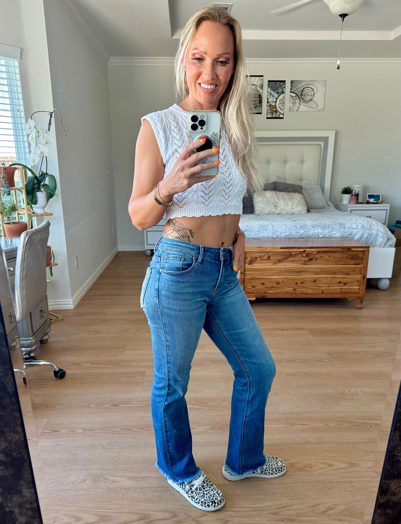 Emily RISEN Mid Rise Slim Straight Jeans