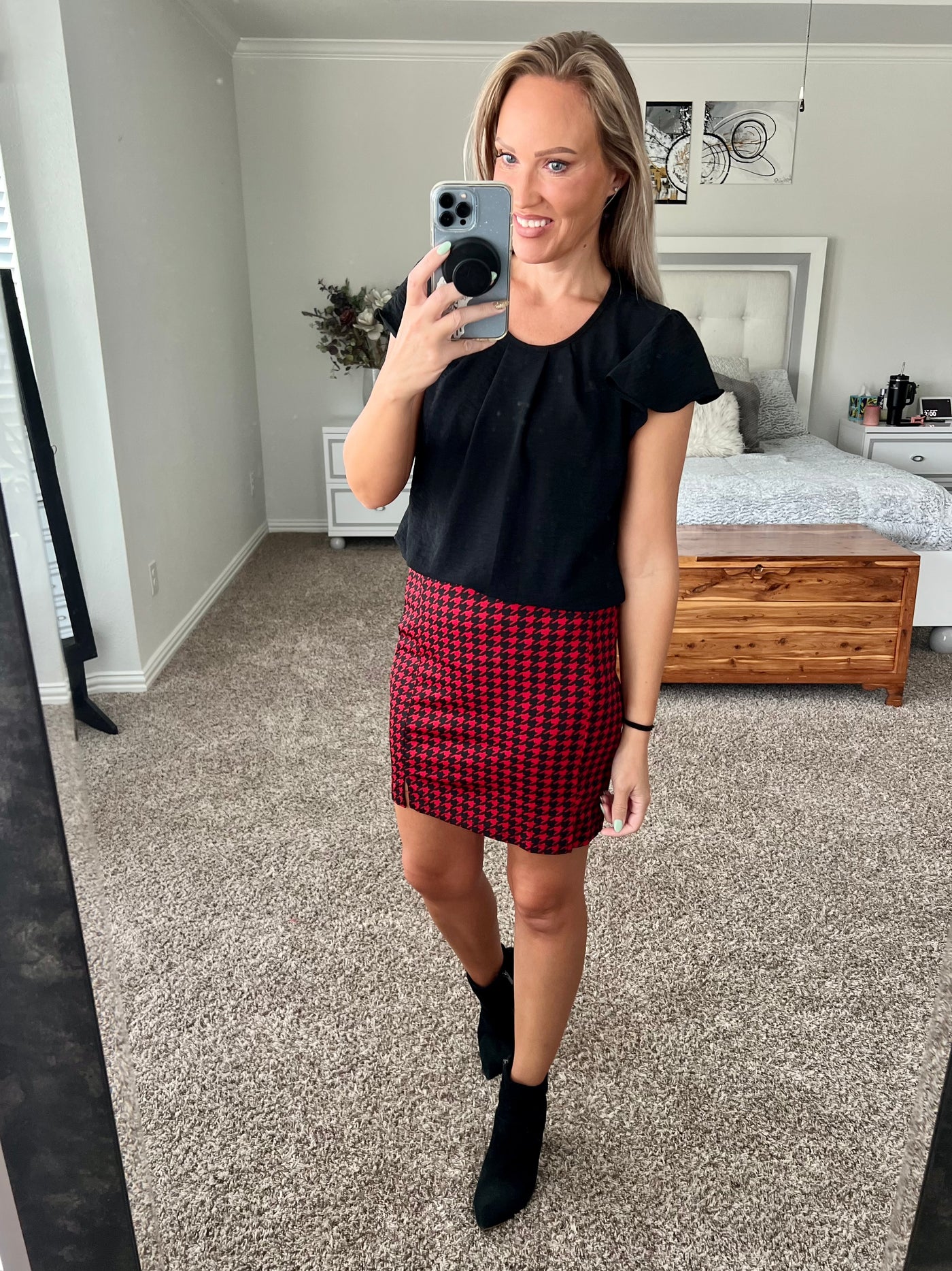 Holly Houndstooth Slit Mini Skirt