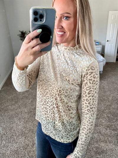 Round Neck Leopard Print Long Sleeve Tee