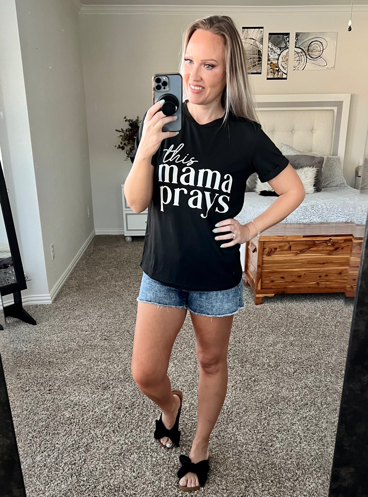 This Mama Prays Graphic Tee